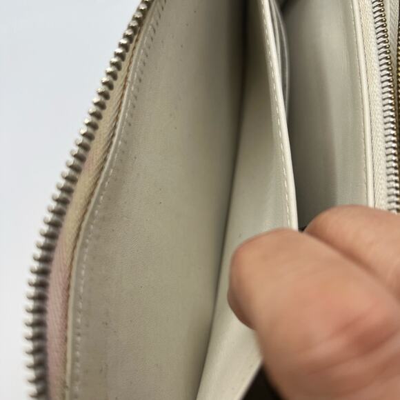 Louis Vuitton Cream Vernis zippy Wallet - Picture 11 of 12